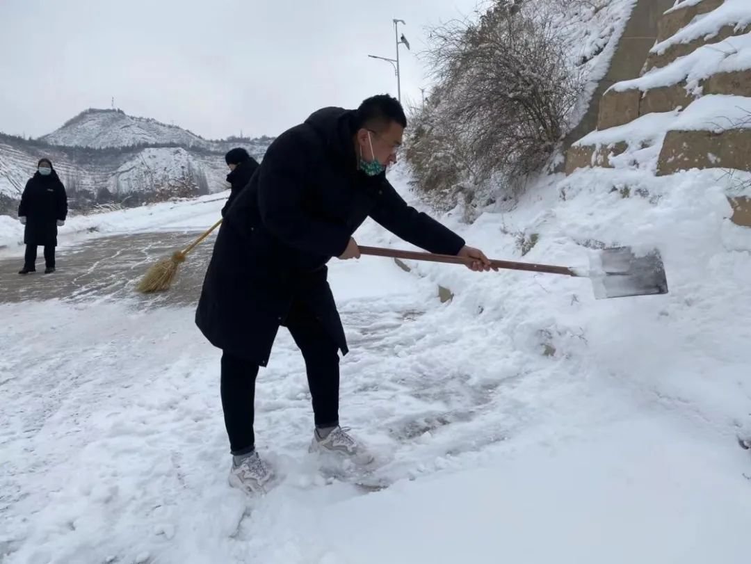 新春佳节的温暖守护 | 6008集团官方网站以行动誊写责任，，拾金不昧照亮人心