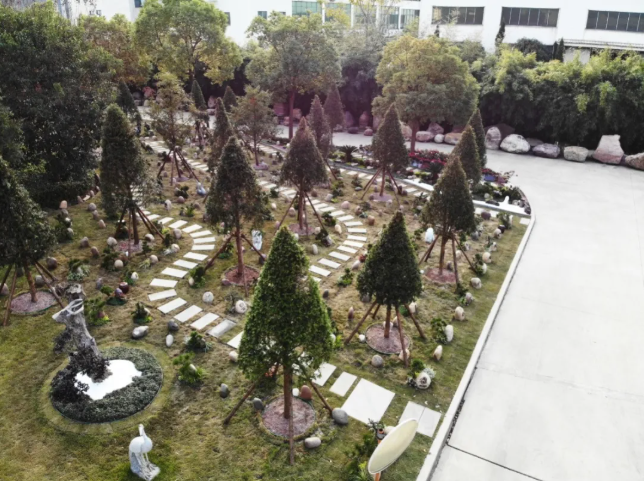 <b>6008集团官方网站起劲探索绿色生态殡葬, 林地葬受关注</b>