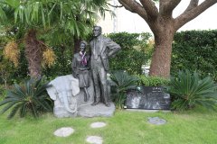 凝固的永恒：张骏祥纪念像中的艺术与影象